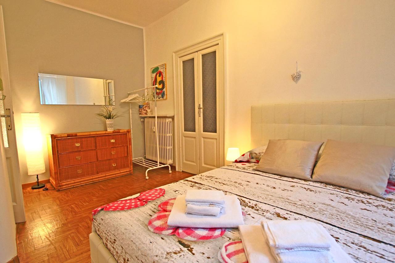 Piazza Duomo Amazing Apartment โกโม ภายนอก รูปภาพ