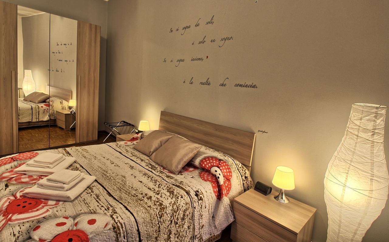 Piazza Duomo Amazing Apartment โกโม ภายนอก รูปภาพ