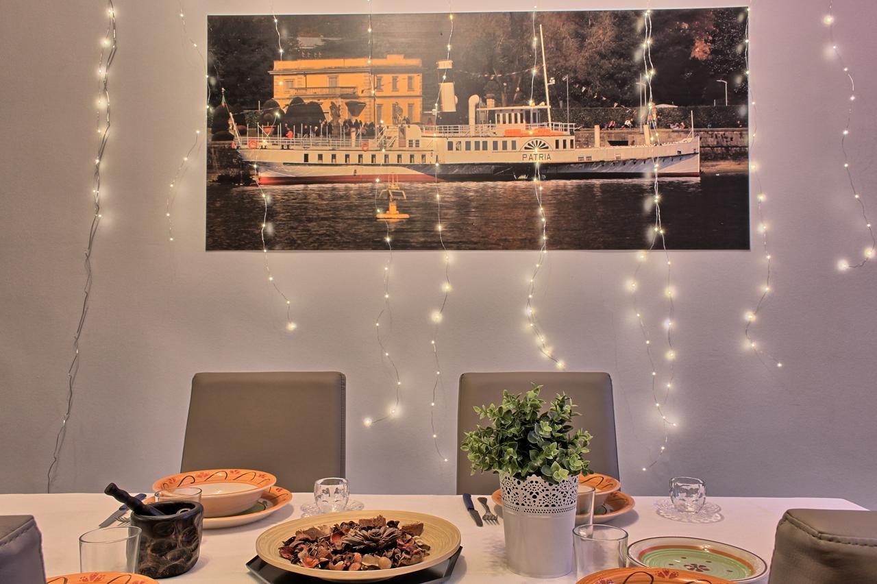 Piazza Duomo Amazing Apartment โกโม ภายนอก รูปภาพ