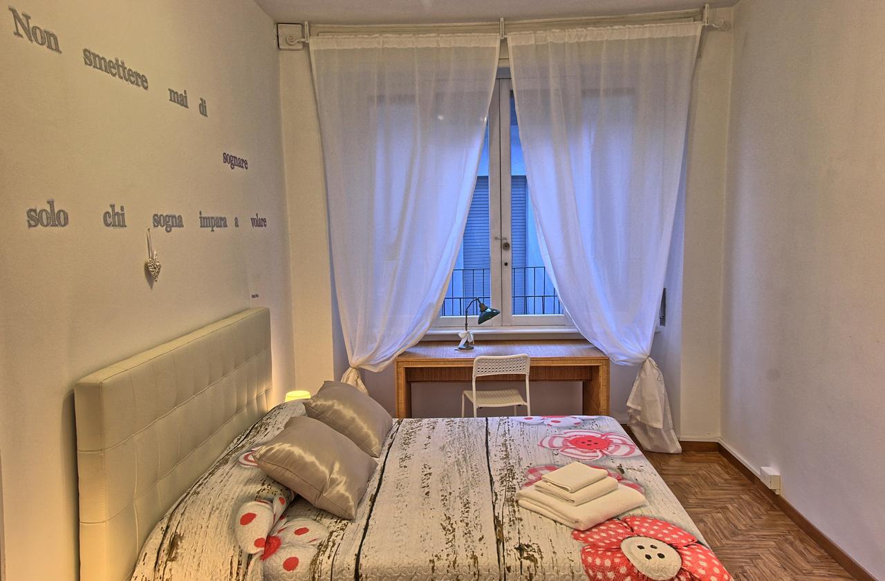 Piazza Duomo Amazing Apartment โกโม ภายนอก รูปภาพ