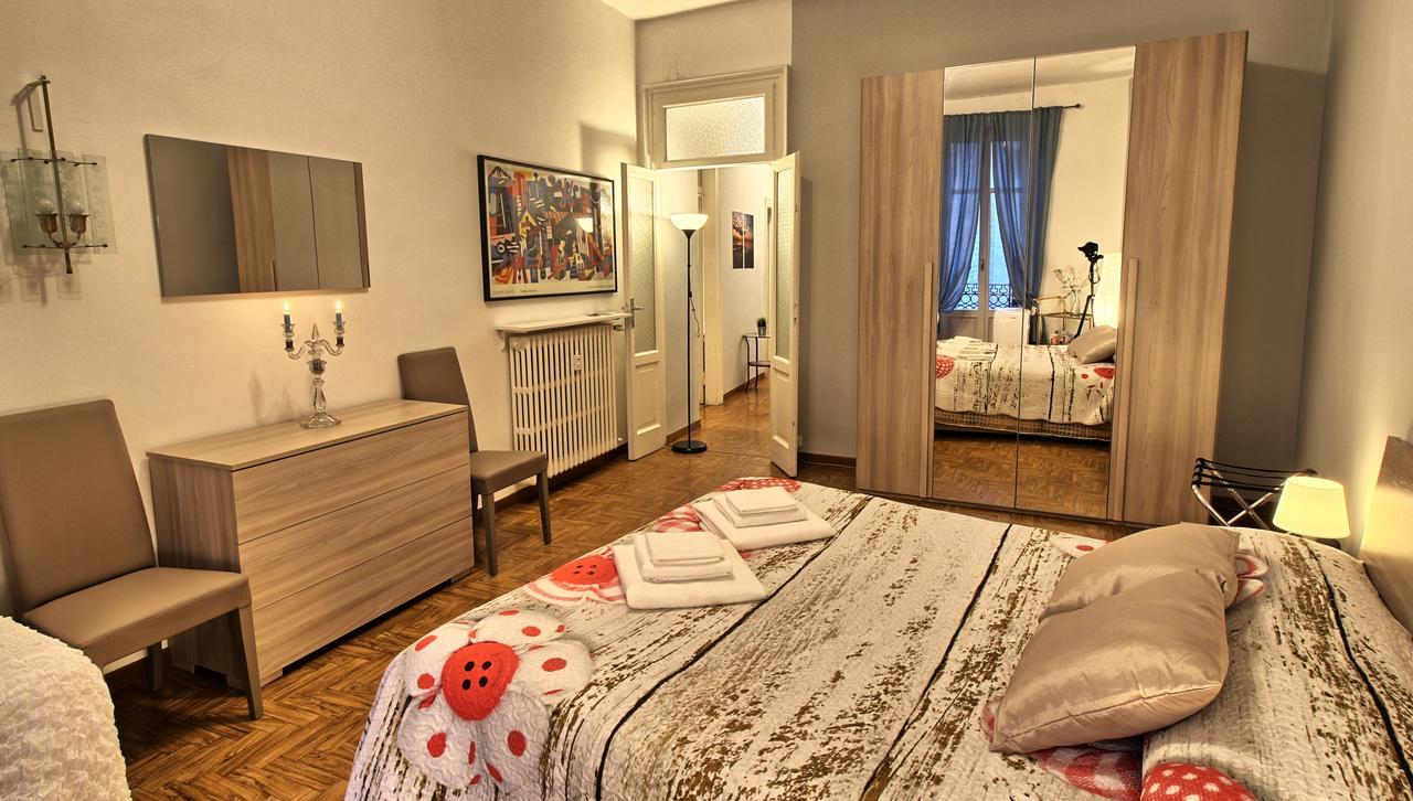 Piazza Duomo Amazing Apartment โกโม ภายนอก รูปภาพ