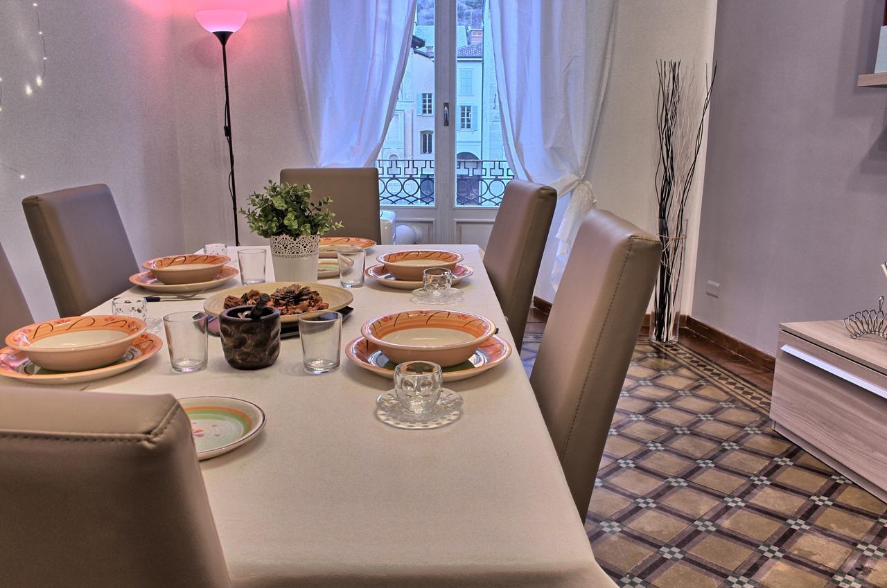 Piazza Duomo Amazing Apartment โกโม ภายนอก รูปภาพ